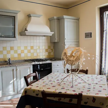 Casolare Dei Fiori شقة
